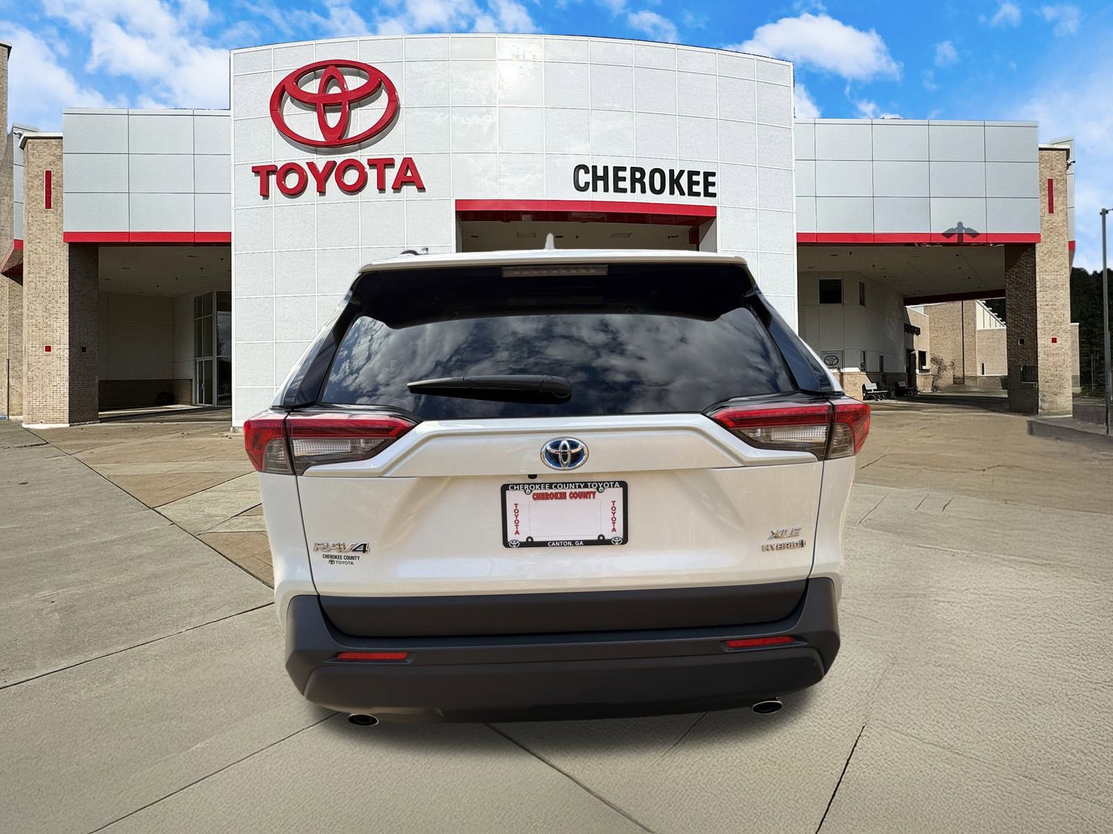 Used 2022 Toyota RAV4 XLE Premium image 6