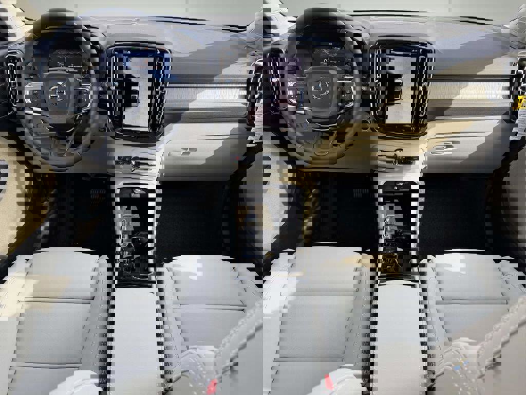 New 2026 Volvo XC40 B5 Ultra w/ Protection Package Premier image 2