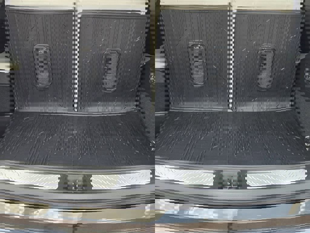 New 2026 Cadillac Vistiq Sport w/ LPO, Floor Liner Package image 32