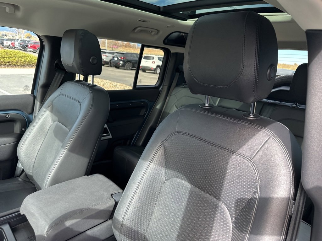 Used 2023 Land Rover Defender 110 S image 15