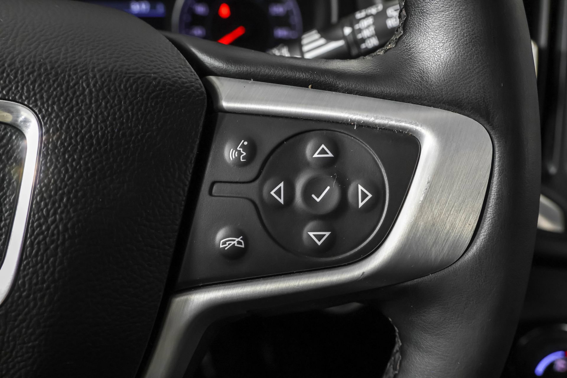 Used 2023 GMC Terrain SLT image 29