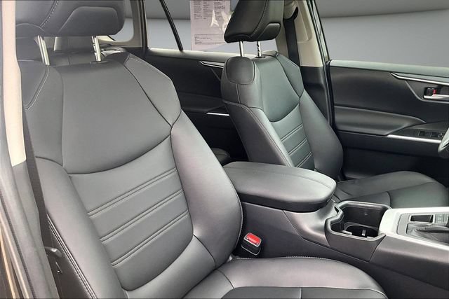Used 2025 Toyota RAV4 XLE Premium w/ Weather Package AWD/4WD image 28