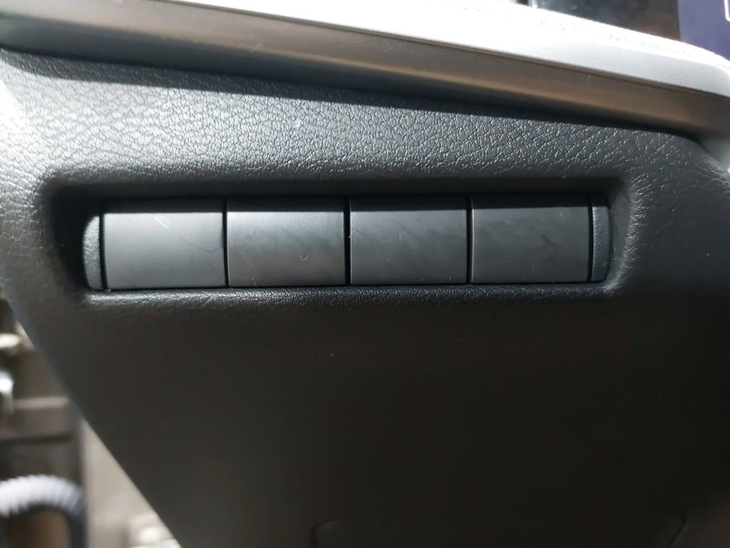 Certified 2025 Nissan Kicks SV image 25