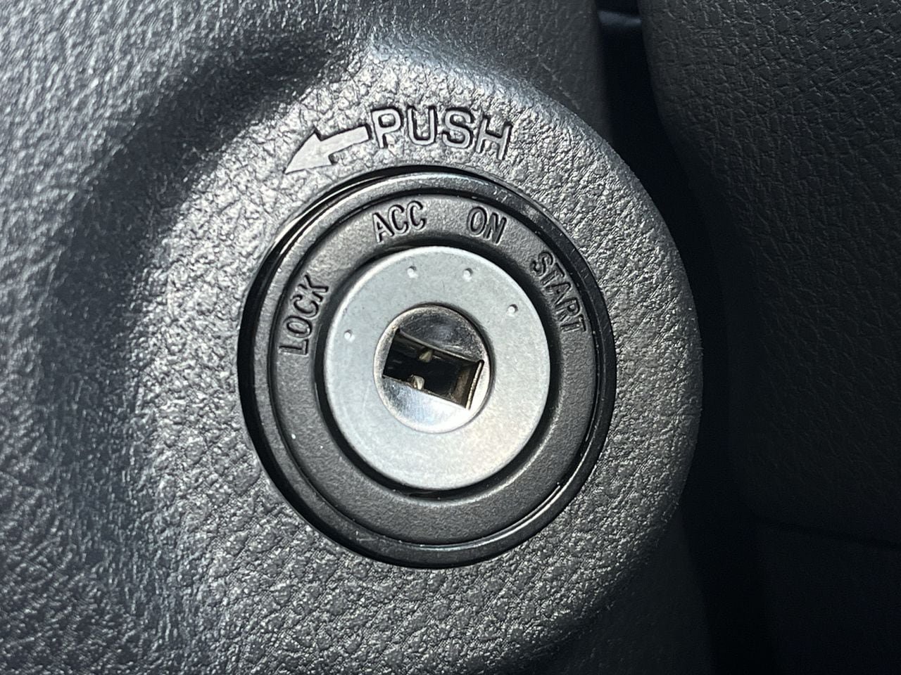 Used 2020 Toyota C-HR LE FWD image 20