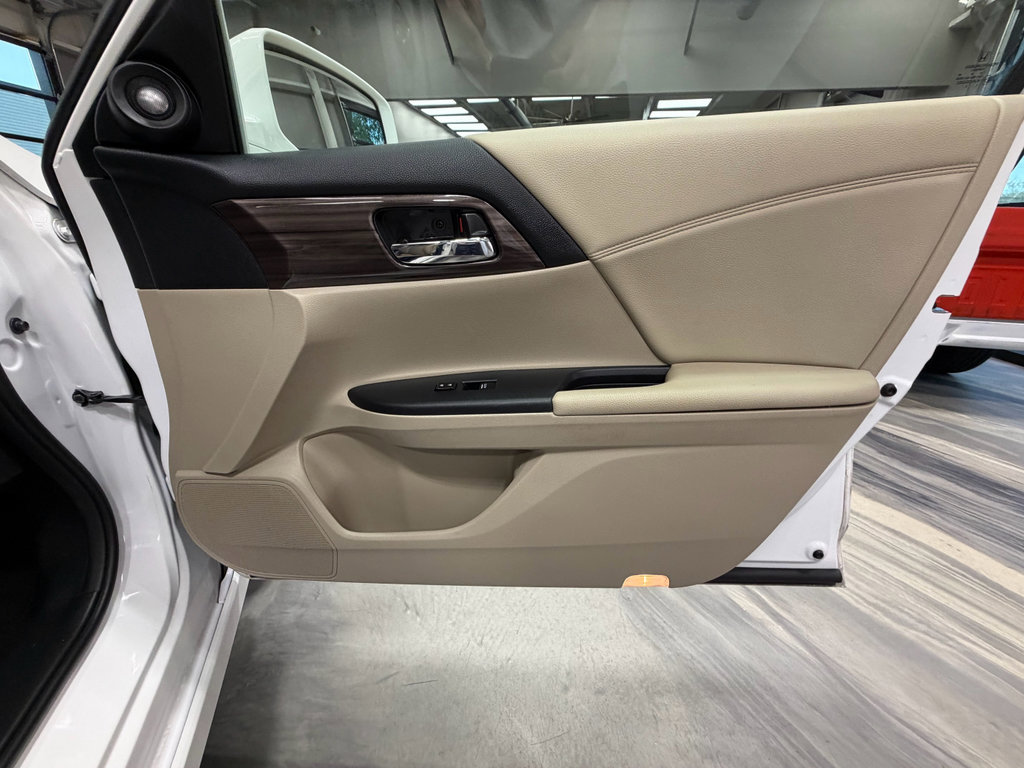 Used 2016 Honda Accord Touring image 45