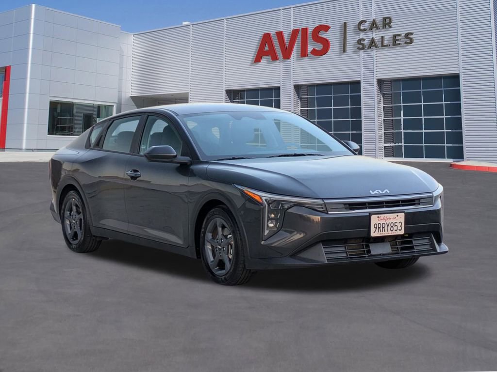 Used 2025 Kia K4 LXS image 3