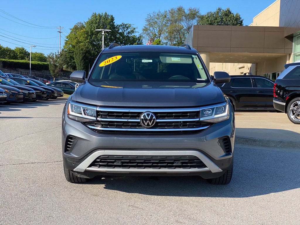 Used 2023 Volkswagen Atlas SE AWD/4WD image 2