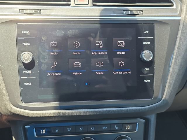Used 2018 Volkswagen Tiguan SE AWD/4WD image 20