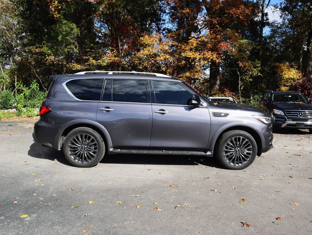 Used 2024 INFINITI QX80 Sensory image 2