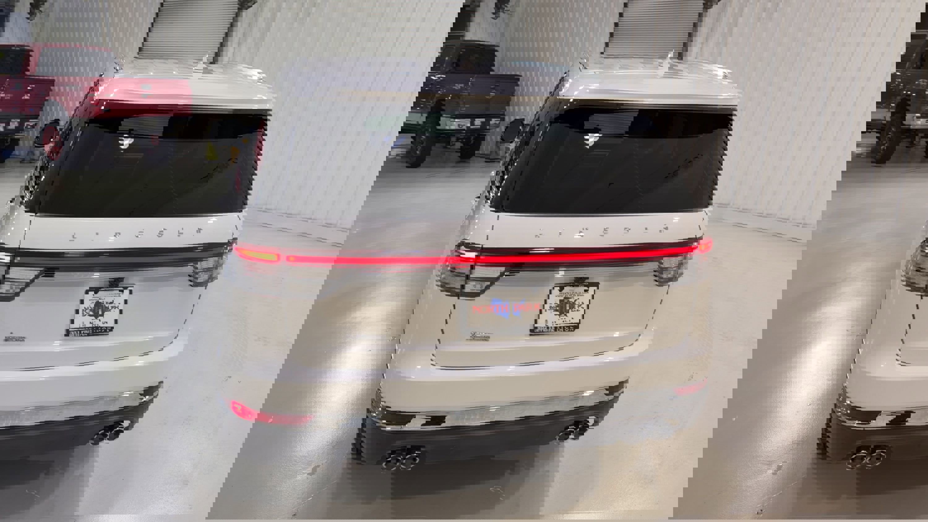 Used 2022 Lincoln Aviator Reserve w/ Equipment Group 201A image 8