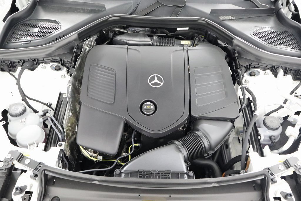 New 2027 Mercedes-Benz GLC 300 image 9