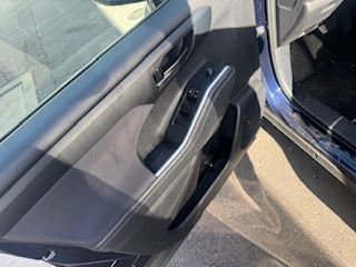 Used 2025 Toyota Highlander LE image 11