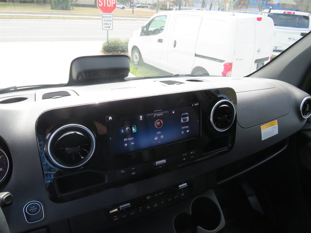 Used 2025 Mercedes-Benz Sprinter 2500 image 6