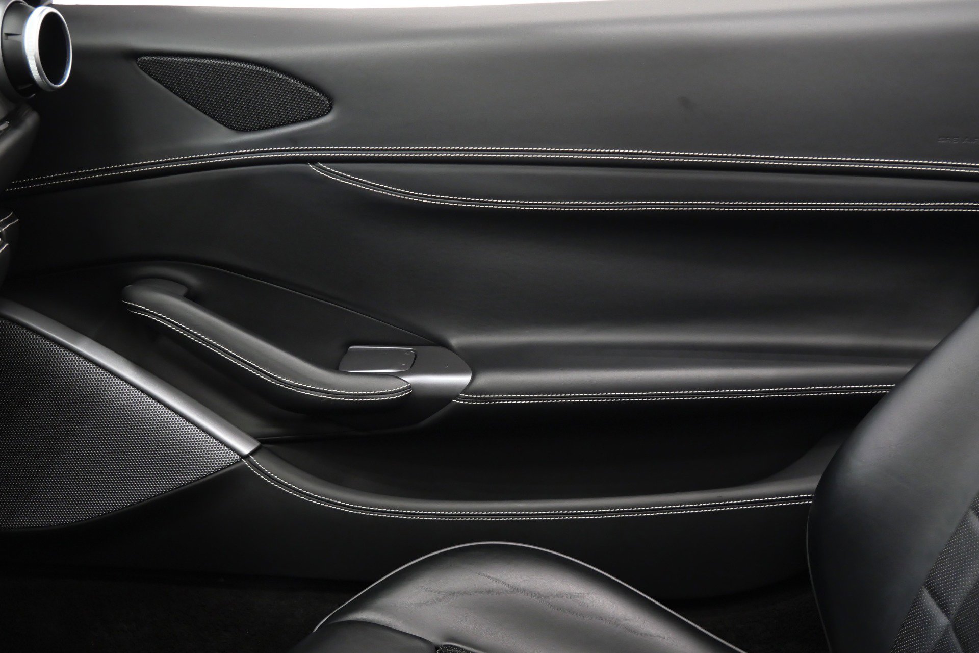 Used 2019 Ferrari Portofino RWD image 36
