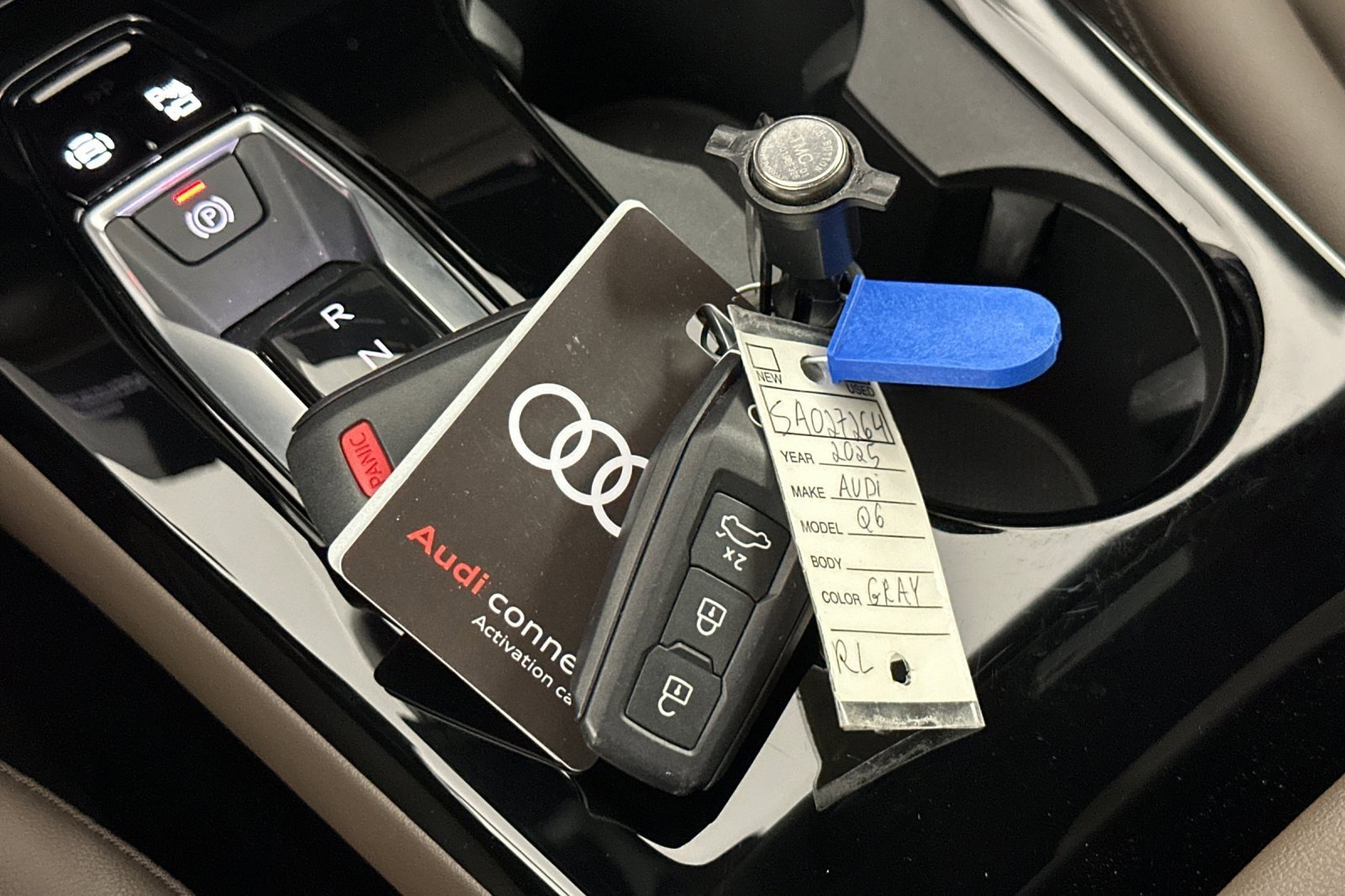 Used 2025 Audi Q6 e-tron Premium w/ Convenience Package image 24