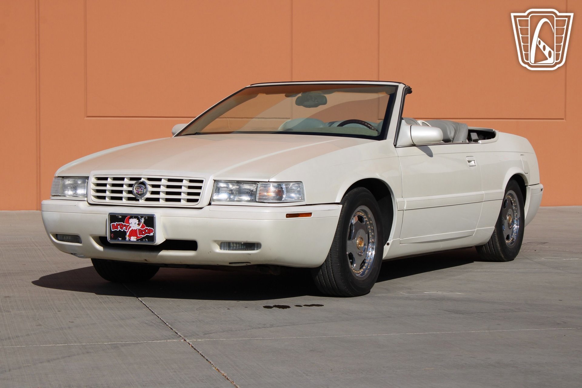 Used 2002 Cadillac Eldorado Touring w/ Preffered Equipment Group image 3