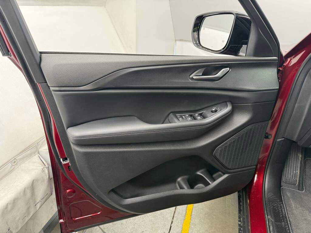 New 2025 Jeep Grand Cherokee Altitude image 26