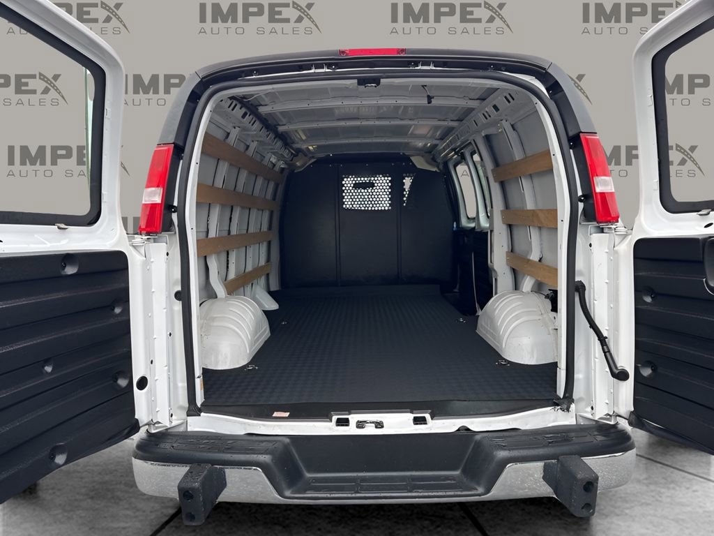 Used 2024 Chevrolet Express 2500 w/ Driver Convenience Package RWD image 21