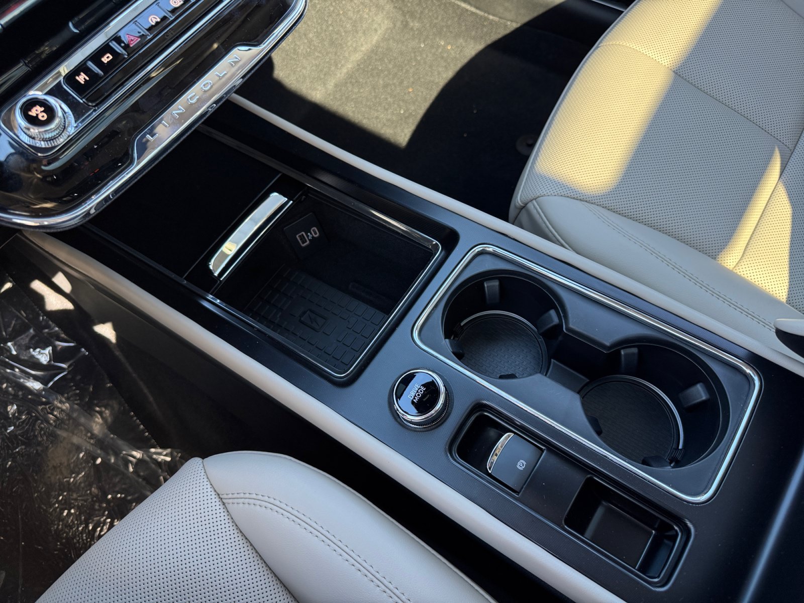 New 2026 Lincoln Corsair Reserve w/ Jet Appearance Package AWD/4WD image 14