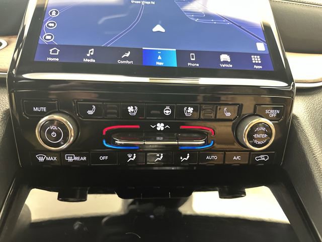 Used 2022 Jeep Grand Cherokee Summit w/ Advanced Protech Group IV image 21