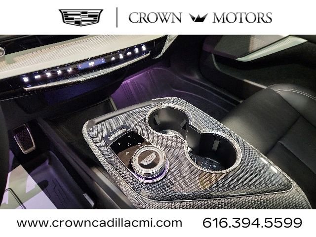 Used 2025 Cadillac Optiq Luxury 2 w/ LPO, Floor Liner Package AWD/4WD image 17