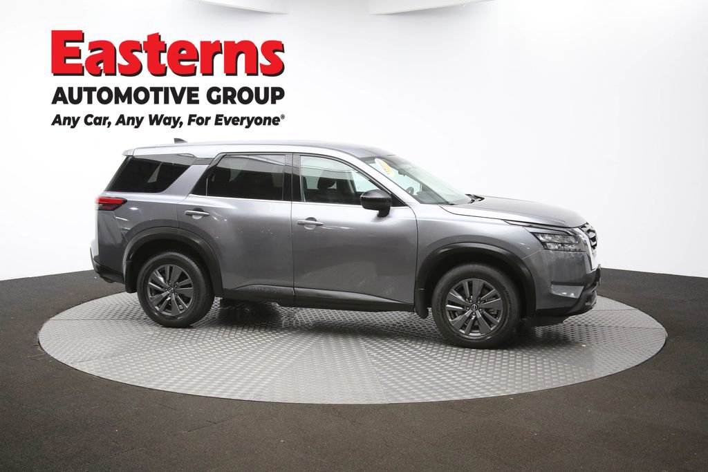 Used 2024 Nissan Pathfinder S image 42