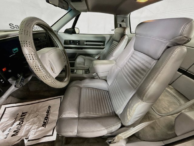 Used 1990 Buick Reatta Coupe FWD image 19