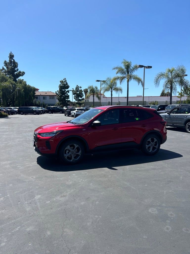 Used 2025 Ford Escape ST-Line AWD/4WD image 8