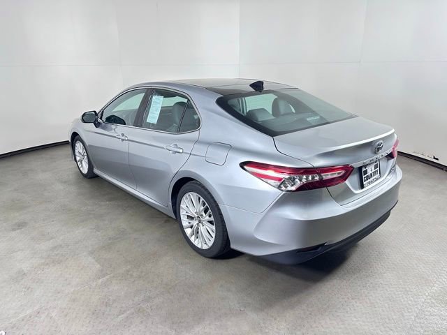 Used 2020 Toyota Camry XLE w/ Navigation Package FWD image 5