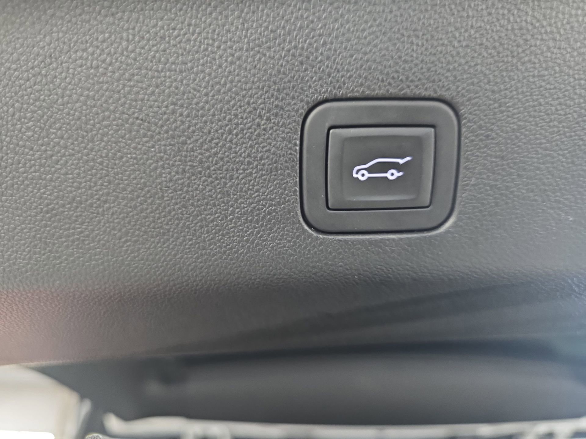 Used 2025 Chevrolet Tahoe LT AWD/4WD image 13
