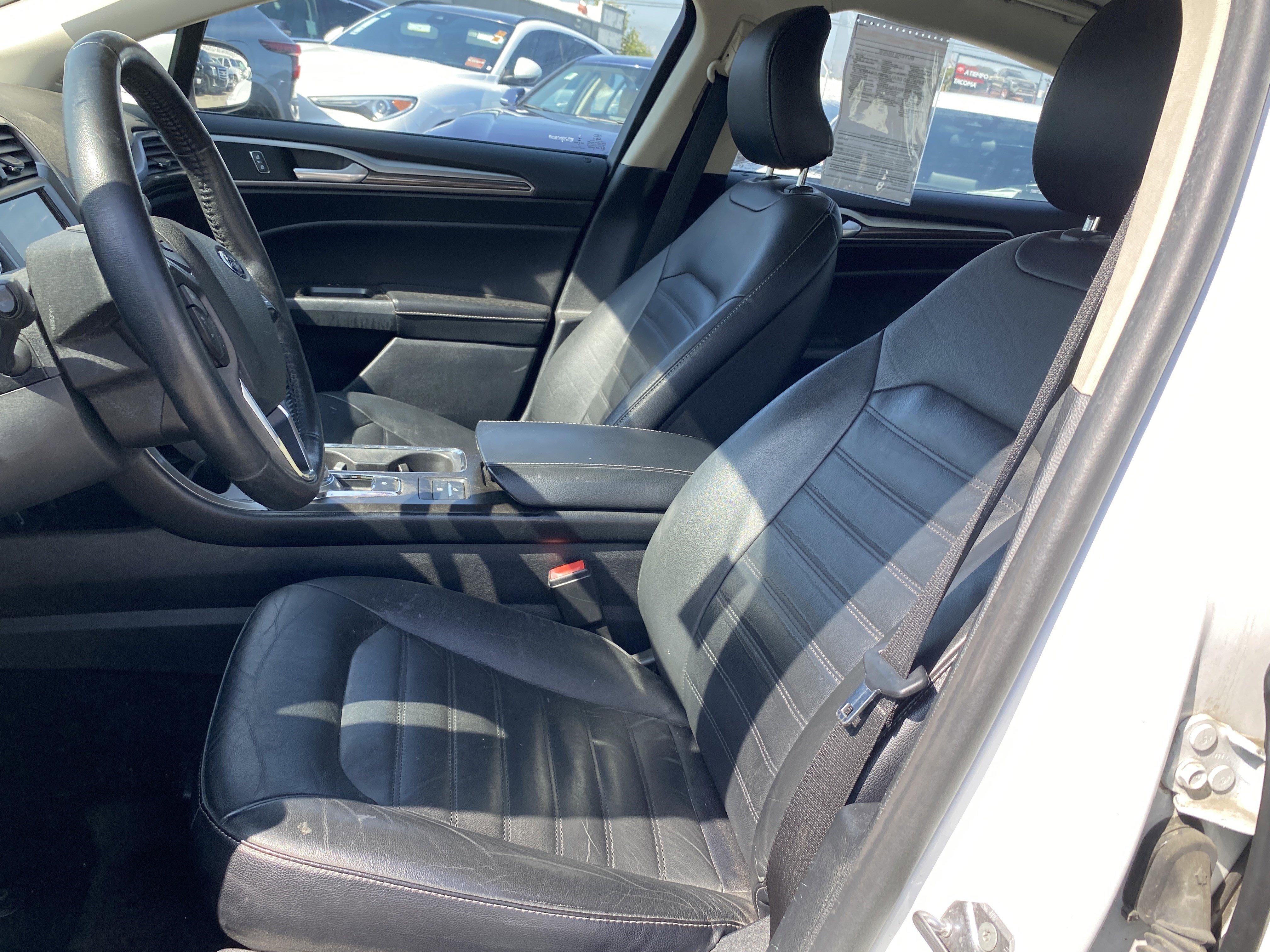 Used 2018 Ford Fusion SE w/ Equipment Group 602A FWD image 12