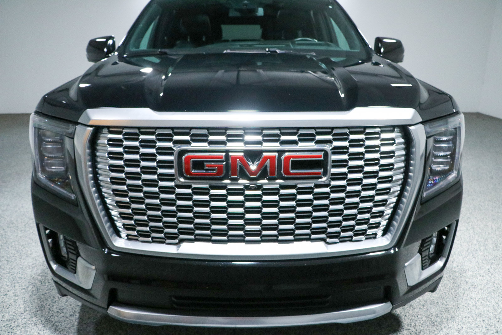Used 2023 GMC Yukon Denali w/ Max Trailering Package AWD/4WD image 4