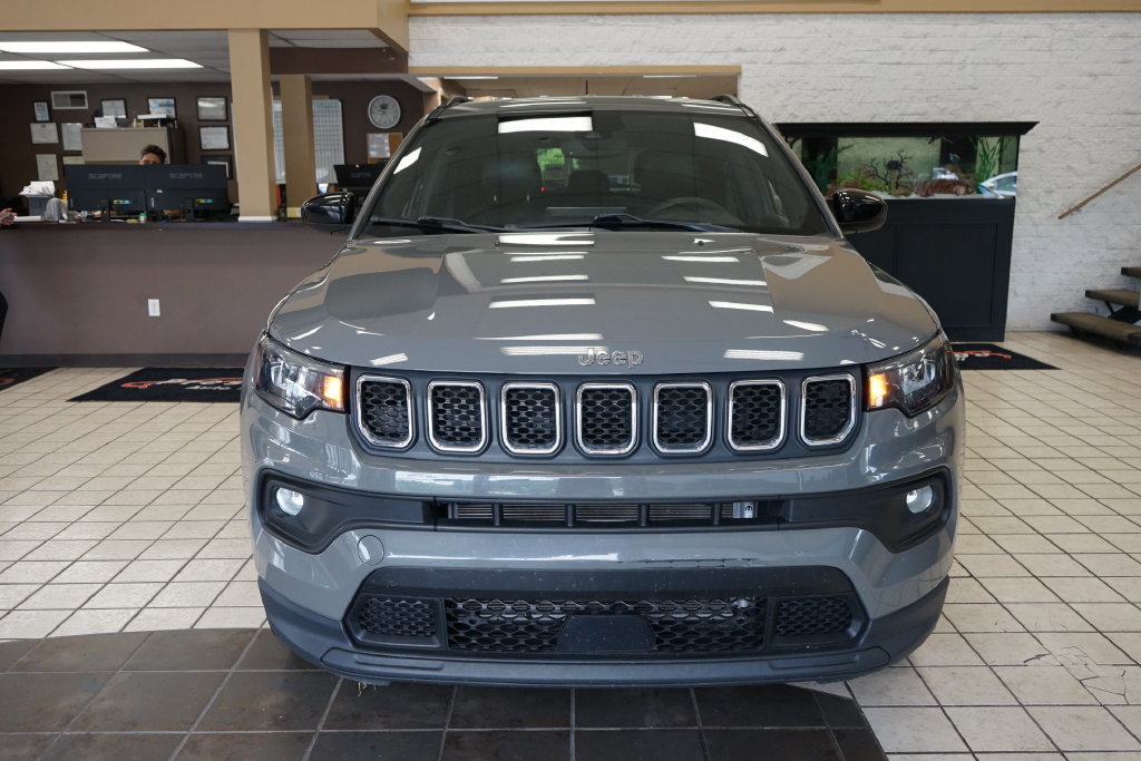 Used 2023 Jeep Compass Latitude AWD/4WD image 19