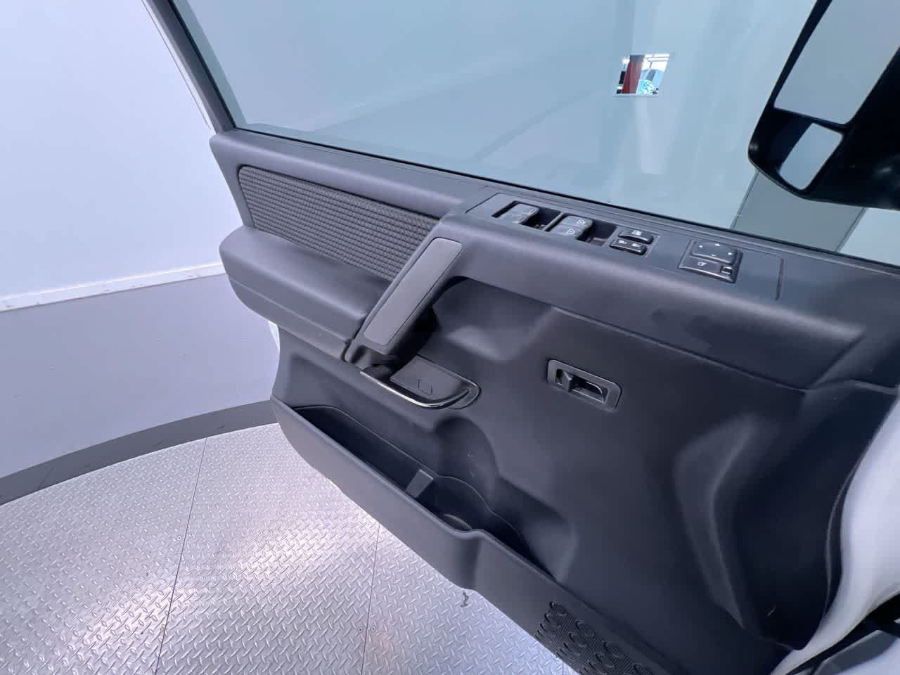 Used 2014 Nissan Titan PRO-4X AWD/4WD image 29