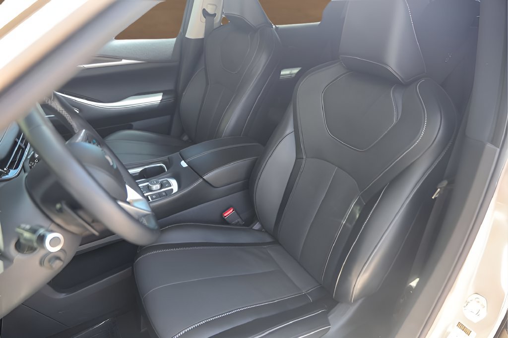 Used 2023 INFINITI QX60 Sensory w/ Vision Package AWD/4WD image 7