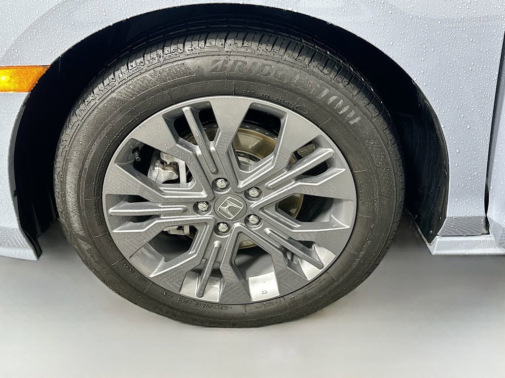 Certified 2025 Honda Odyssey Touring image 31