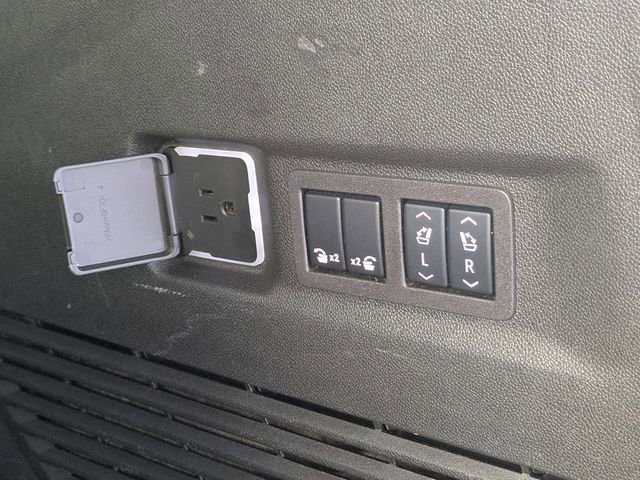 Used 2024 Chevrolet Suburban High Country AWD/4WD image 37