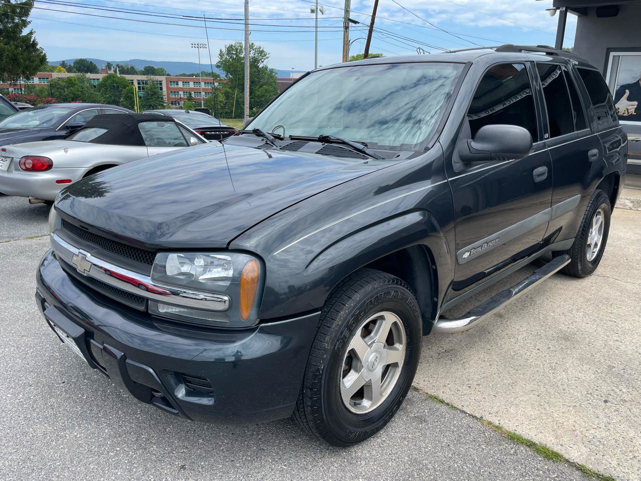 Used 2004 Chevrolet TrailBlazer LS w/ LS Preferred Equipment Group AWD/4WD image 3