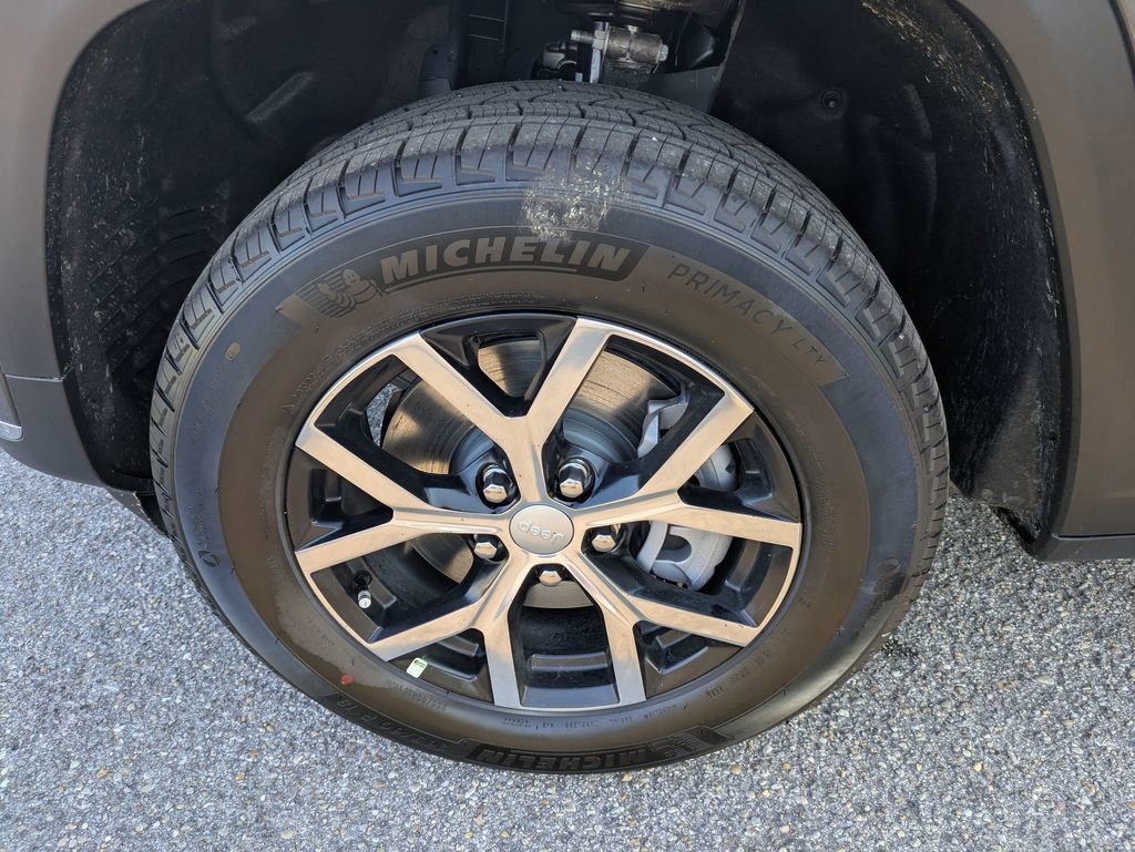 New 2025 Jeep Grand Cherokee L Limited image 11