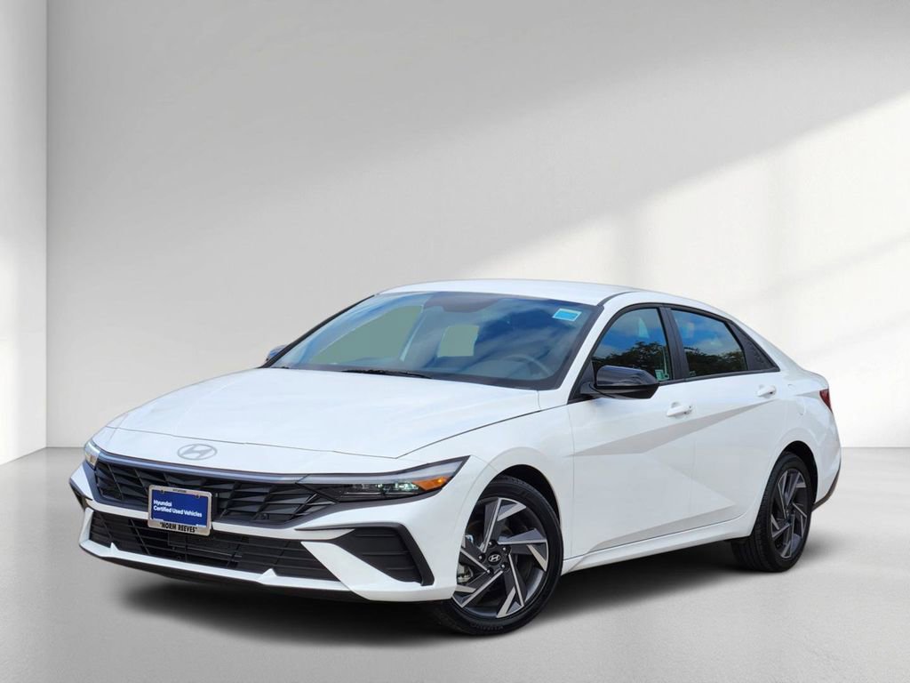 Used 2025 Hyundai Elantra Sport image 1