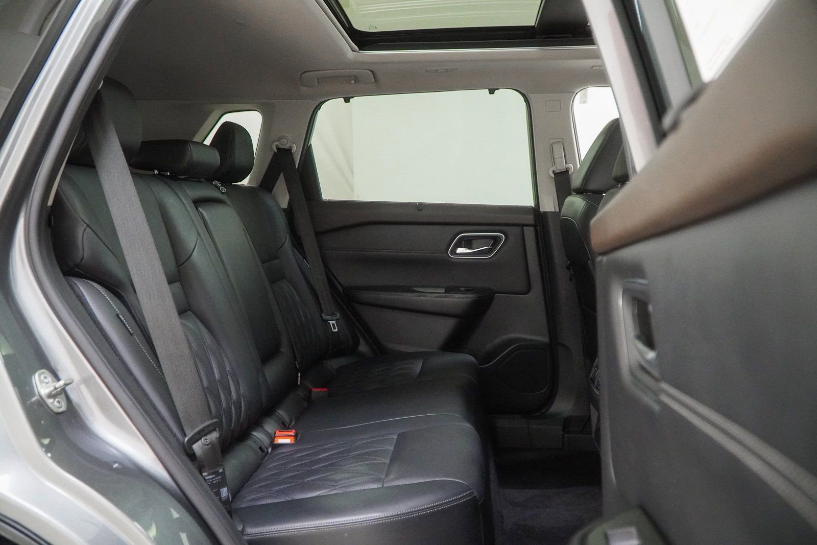 Used 2022 Nissan Rogue Platinum w/ Head-Up Display Package image 41