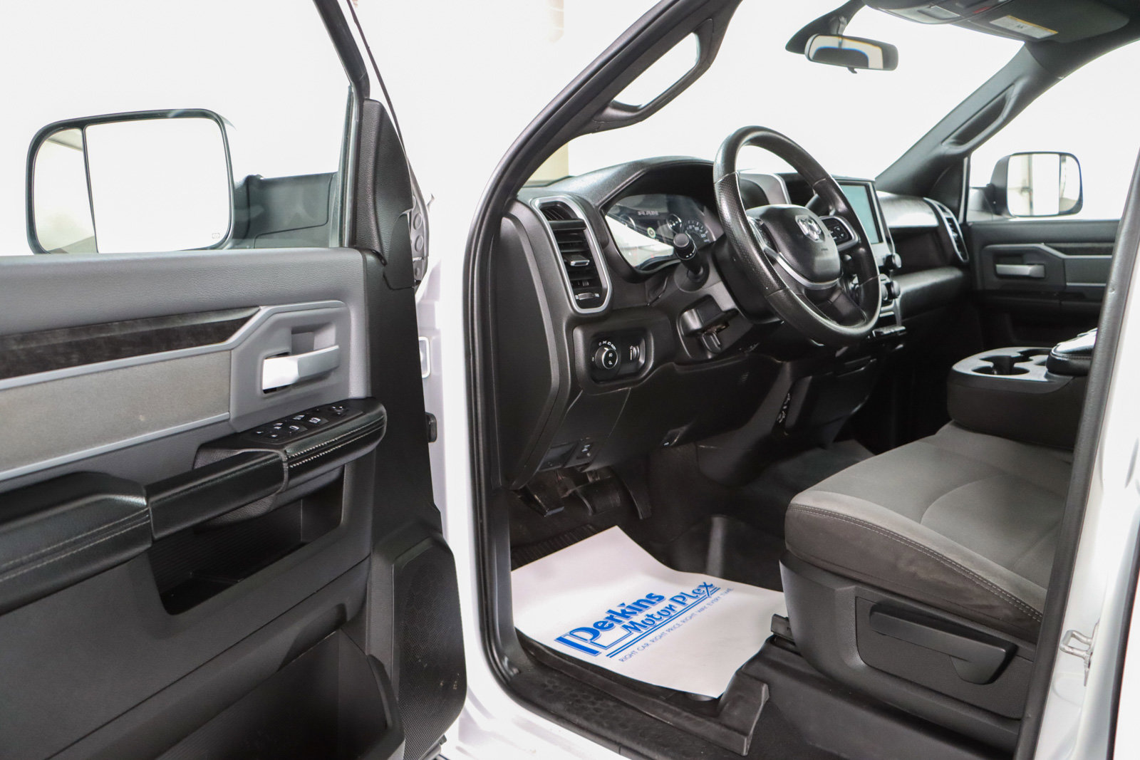 Used 2022 RAM 2500 Big Horn w/ Cold Weather Group image 3