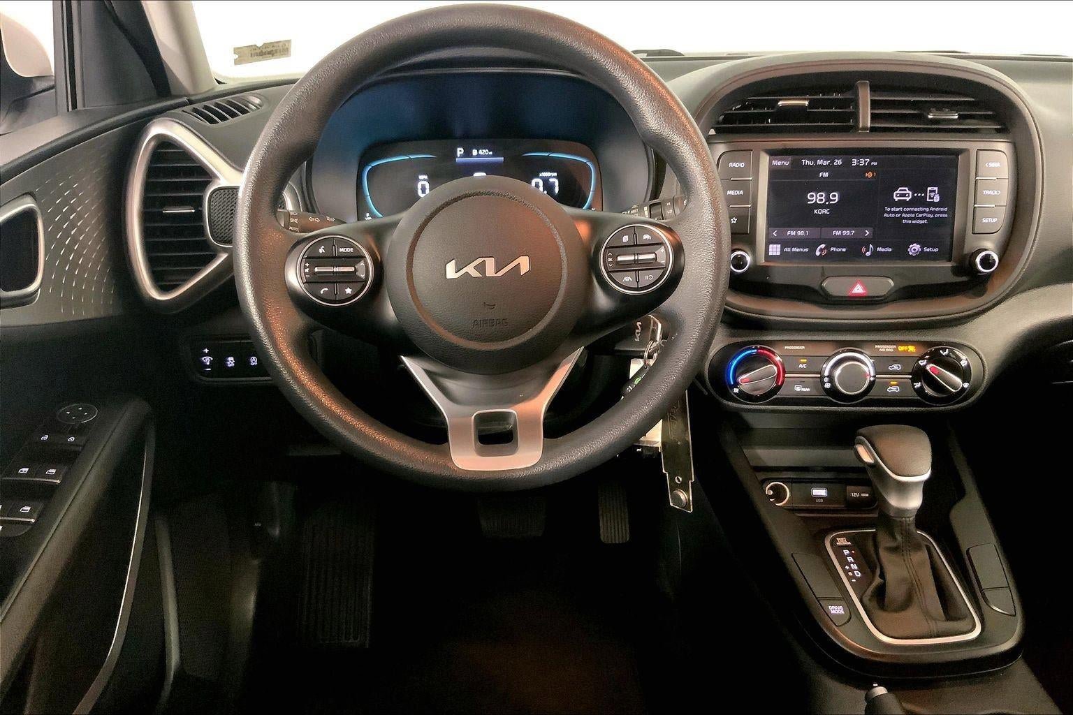 Used 2023 Kia Soul LX image 5
