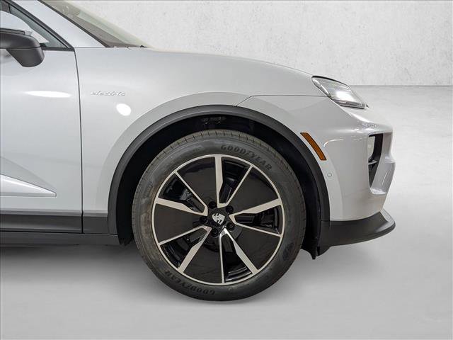 New 2026 Porsche Macan Electric image 10