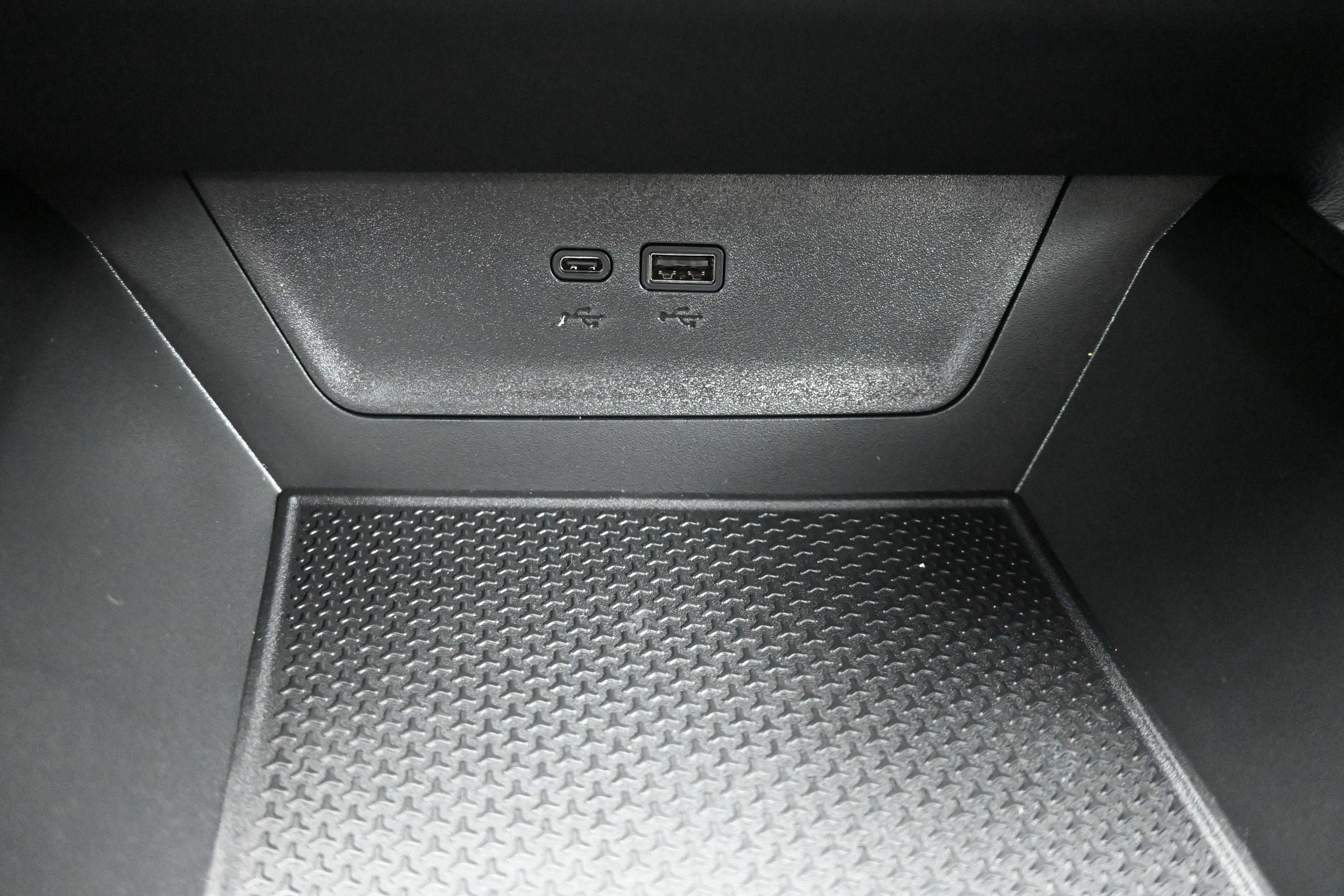 New 2027 Chevrolet Equinox LT w/ Convenience Package II FWD image 21