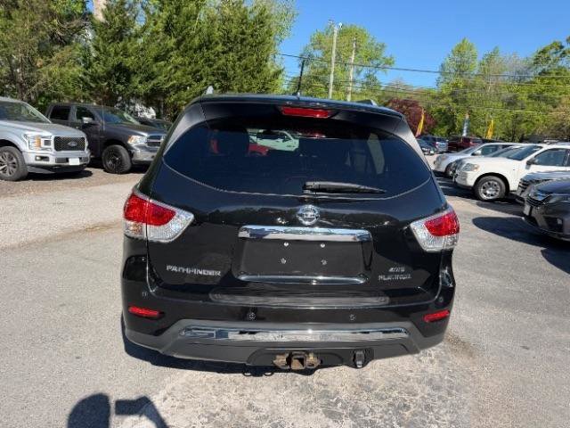 Used 2016 Nissan Pathfinder Platinum w/ Family Entertainment Package AWD/4WD image 4