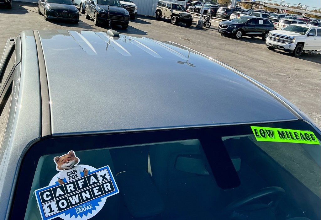 Used 2020 GMC Canyon SLE w/ Elevation Edition image 12