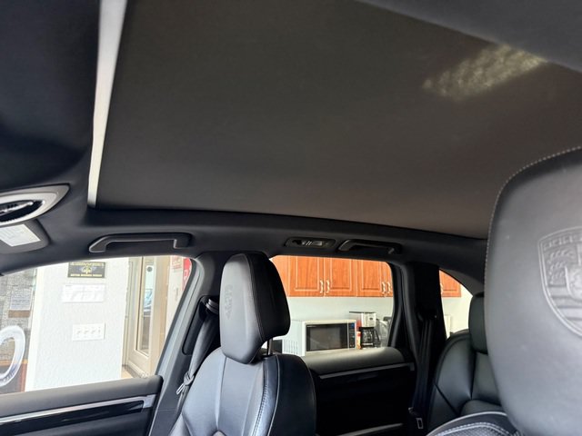 Used 2018 Porsche Cayenne Platinum Edition AWD/4WD image 7