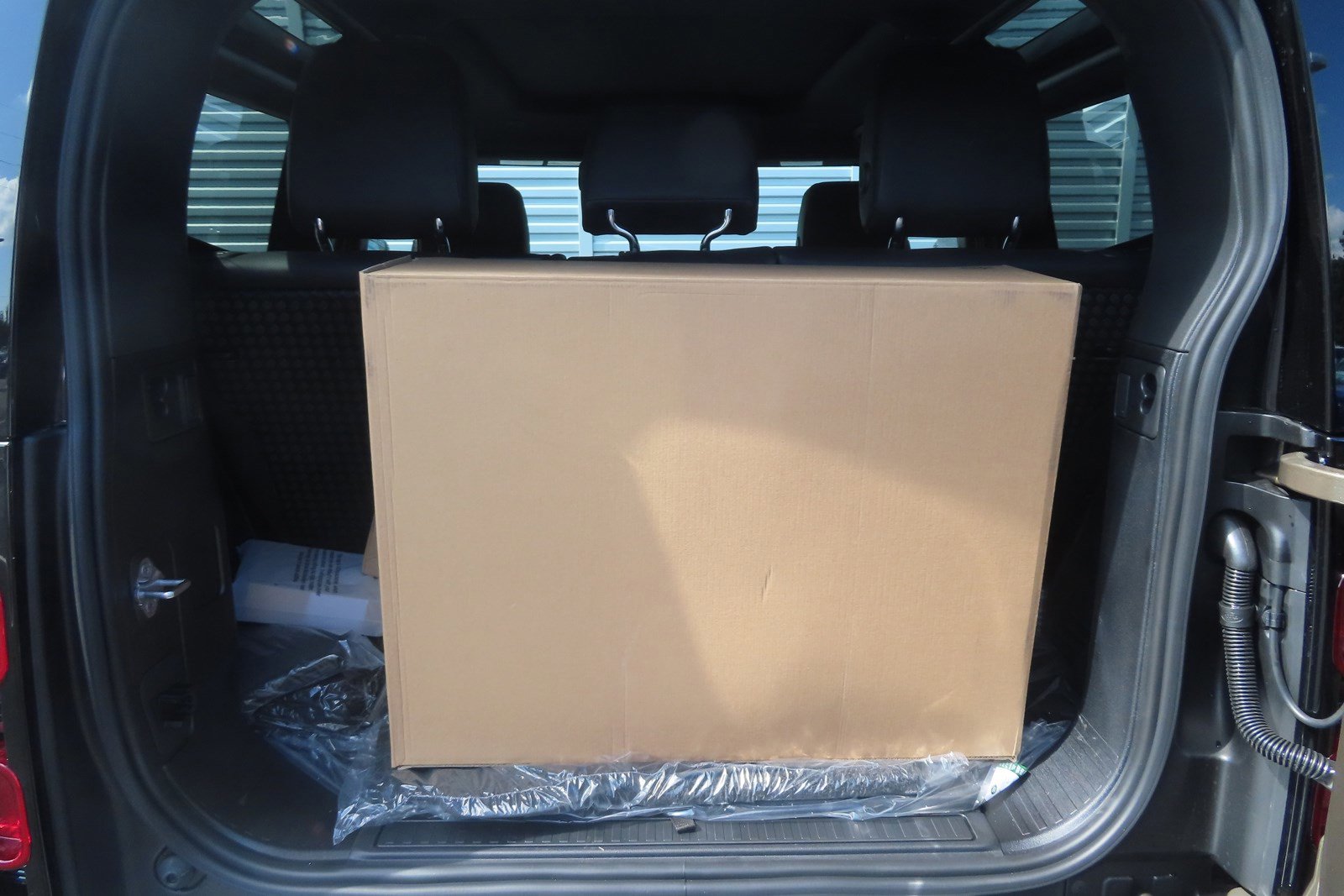 Used 2023 Land Rover Defender 90 S image 23