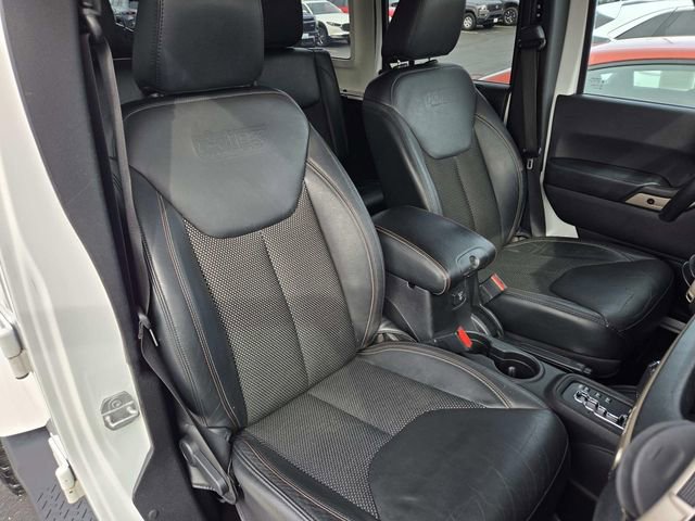 Used 2016 Jeep Wrangler Unlimited Sahara image 13